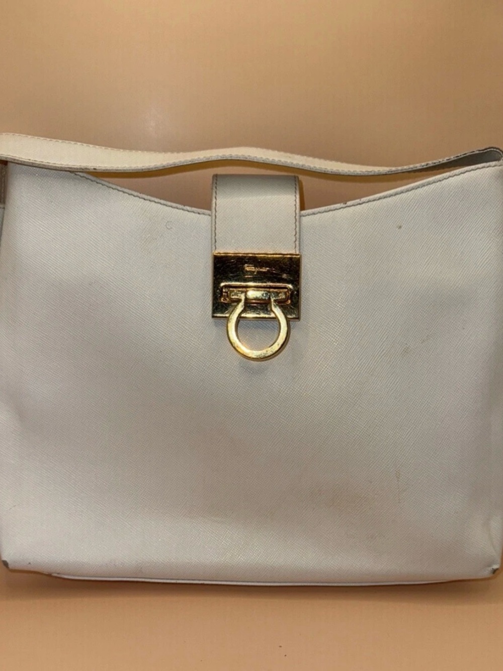 Salvatore Ferragamo Leather Shoulder Bag AQ-21 0702